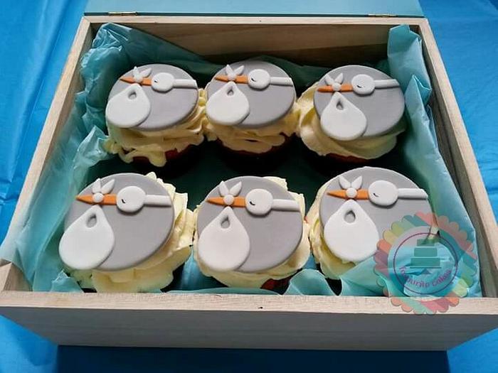 stork baby cupcakes
