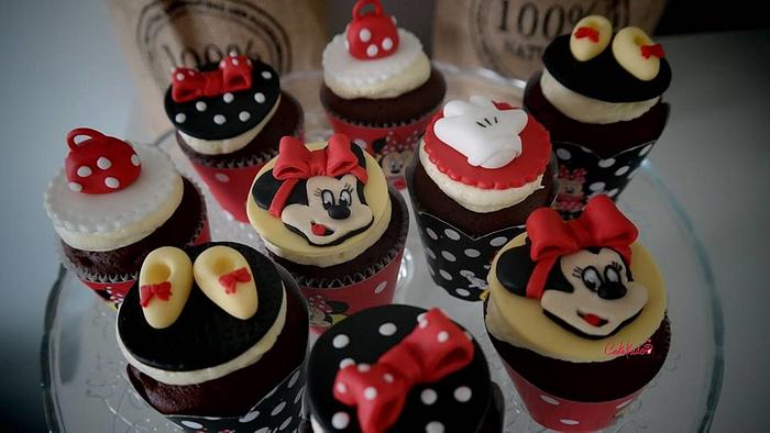 Minnie Mouse fashion cupcakes