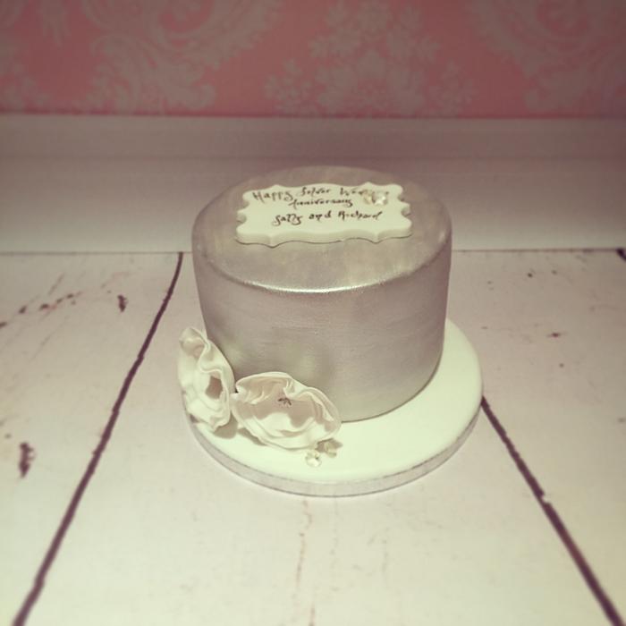 Silver single tier anniversary cake