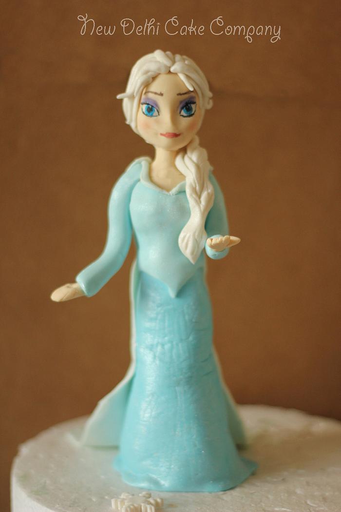 Elsa cake topper