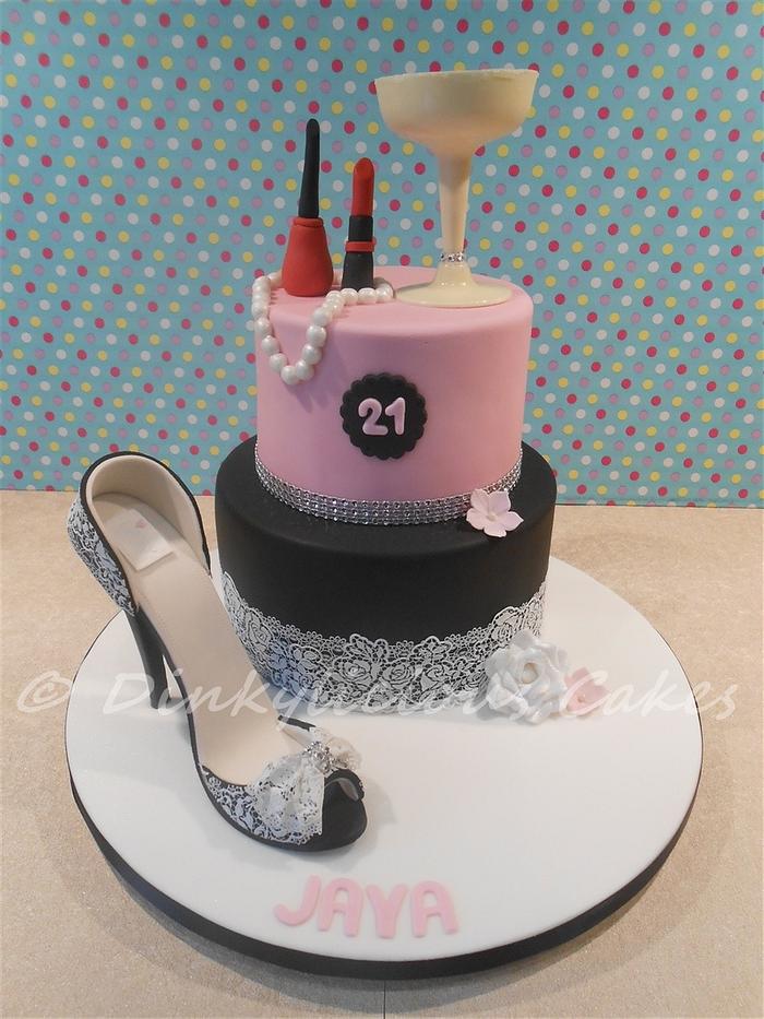 Stiletto and cocktail glass cake.