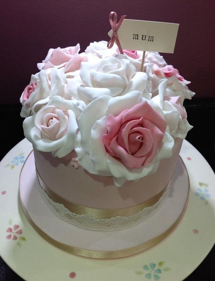 Vintage cake with roses 