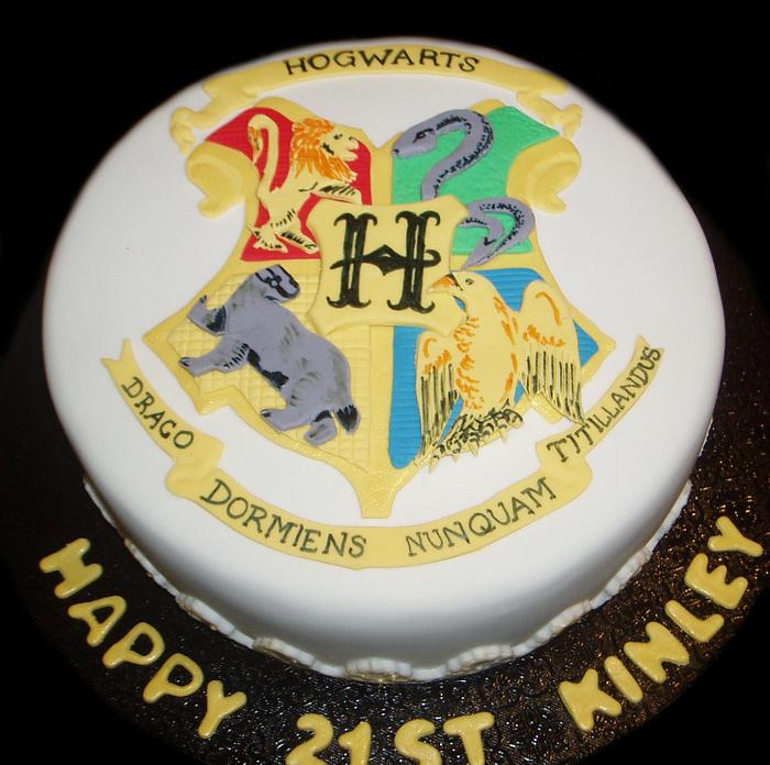 Harry Potter Hogwarts Crest Cake