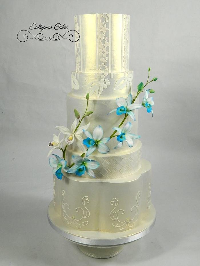 Iridescent Gold wedding cake