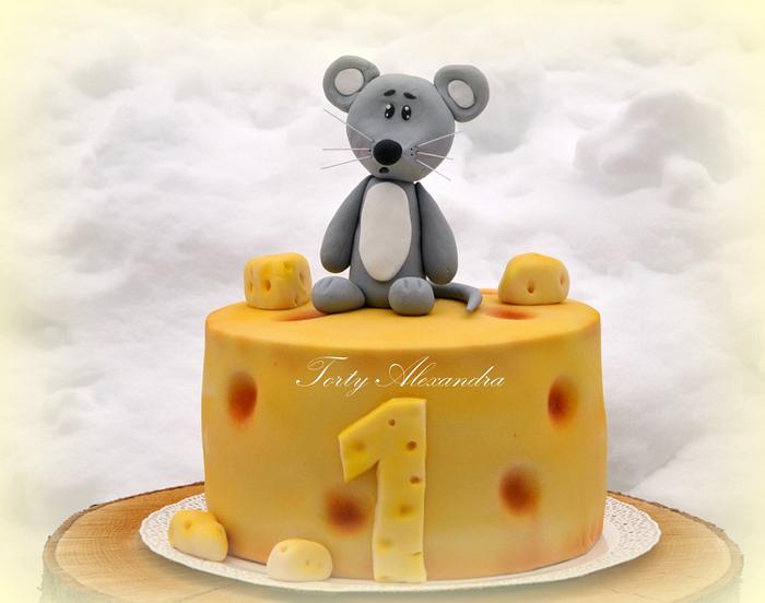 Mouse and cheese cake