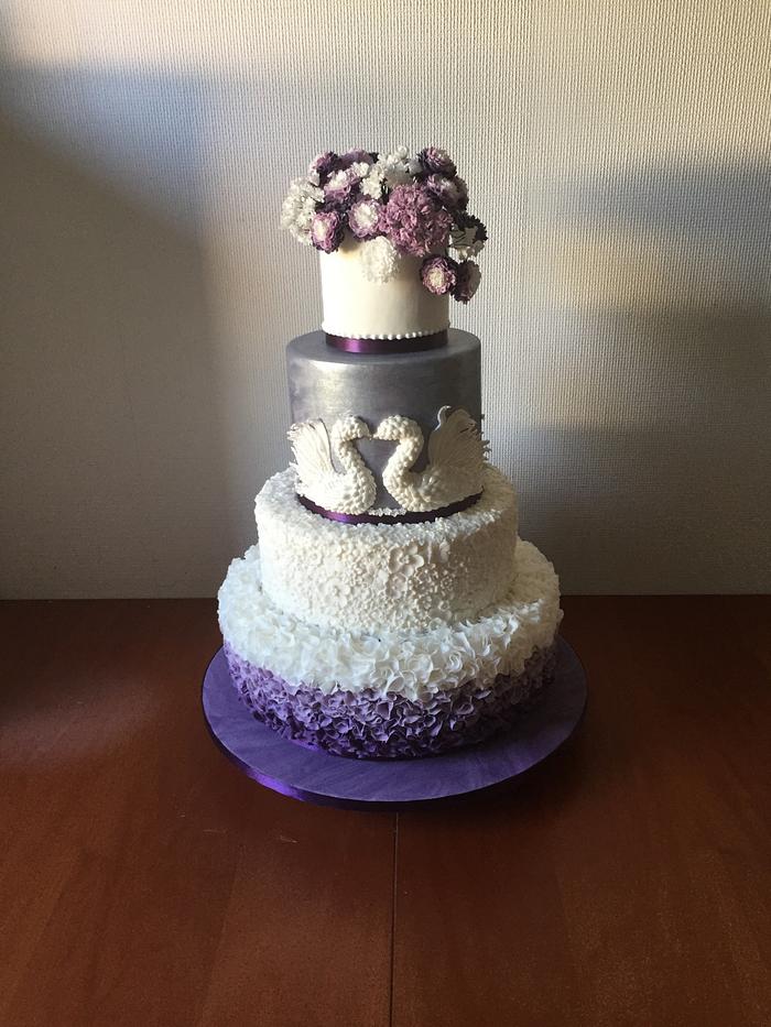 White-purple wedding cake 