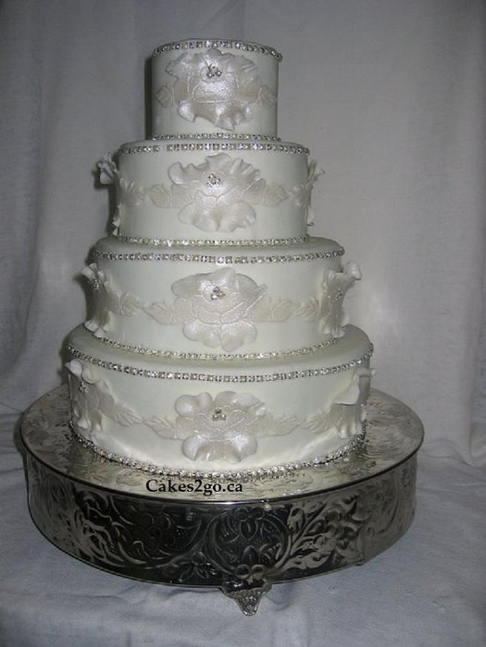 Flower White Chic Wedding Cake 