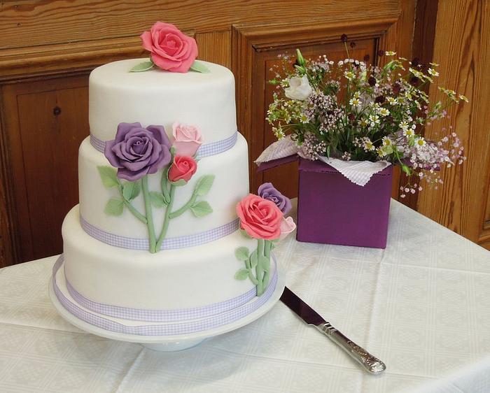 Country Rose Wedding Cake