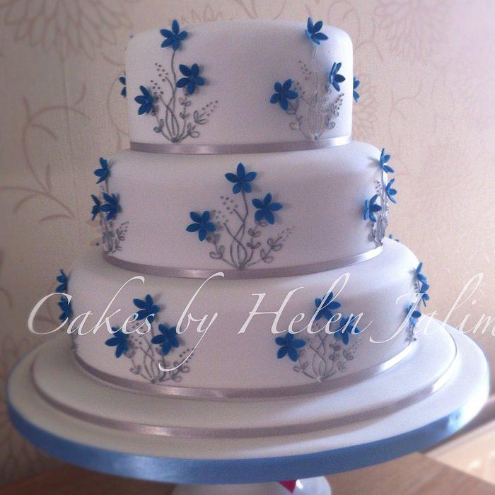 Blue ans silver wedding cake