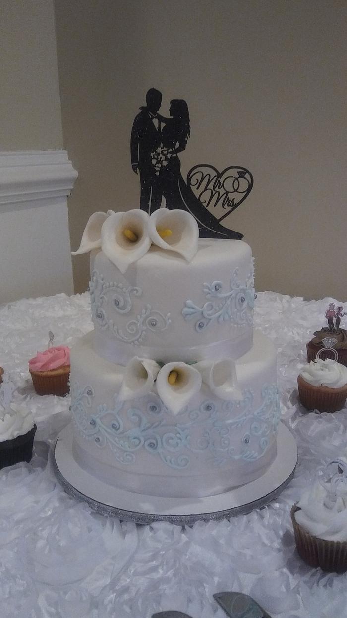 Classic piping wedding cake