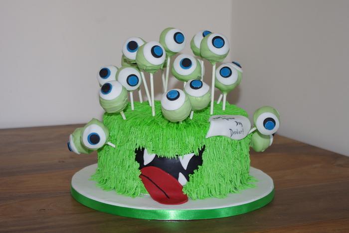 Monster eyeball cake