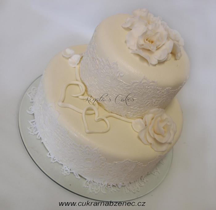 Ivory wedding Cake