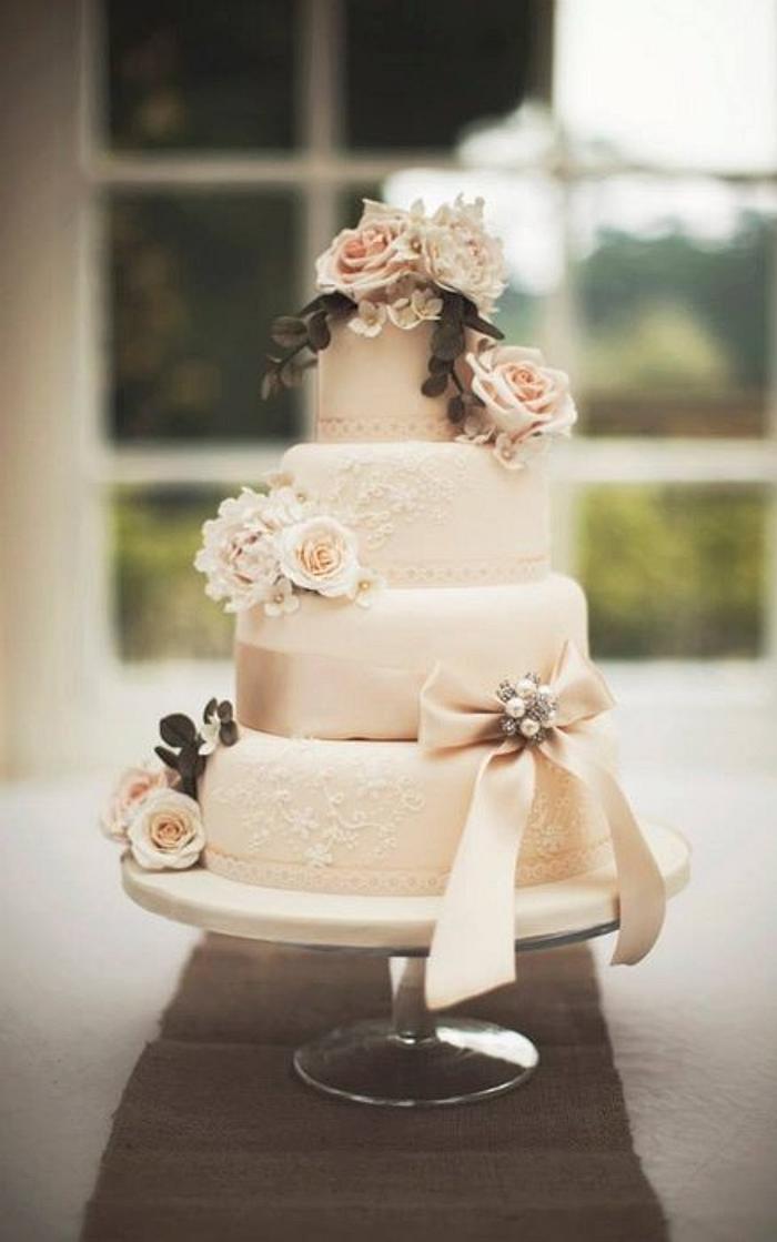 Country vintage wedding cake 