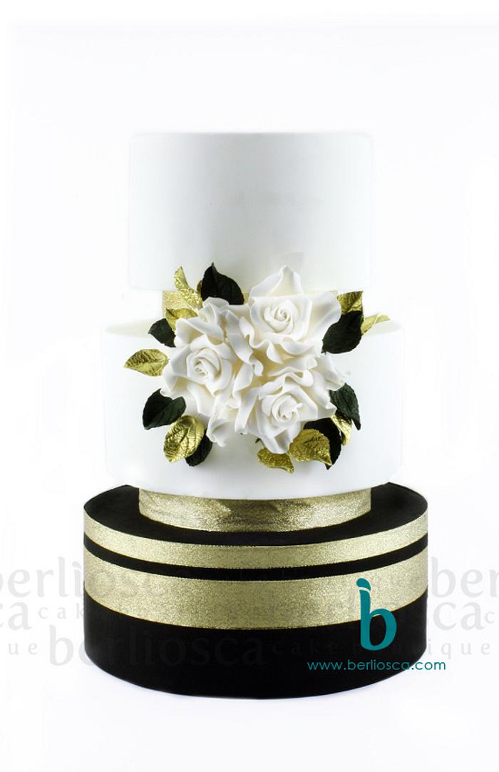 White Roses & Gold Leaves Wedding Cake