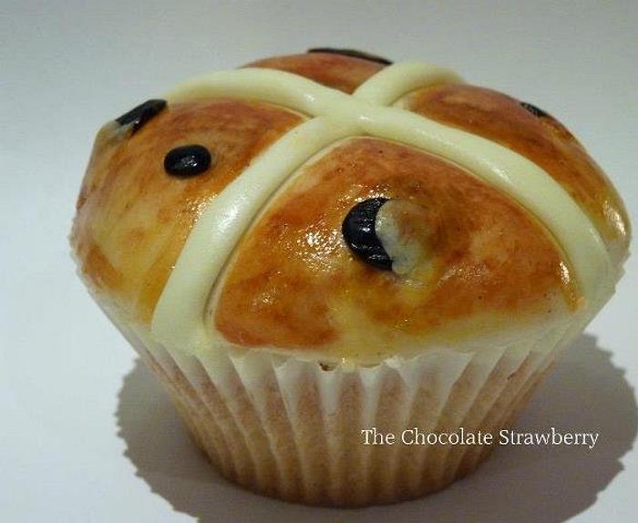 Happy Easter - Hand-painted Hot Cross Bun Cupcake