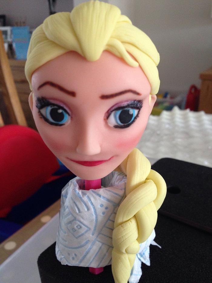 Elsa sugar paste head