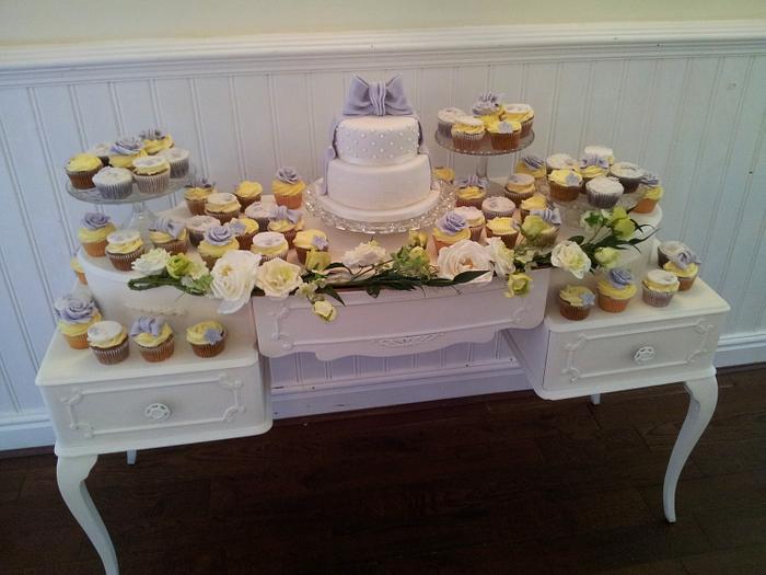 Vintage Wedding Cake & Cupcakes