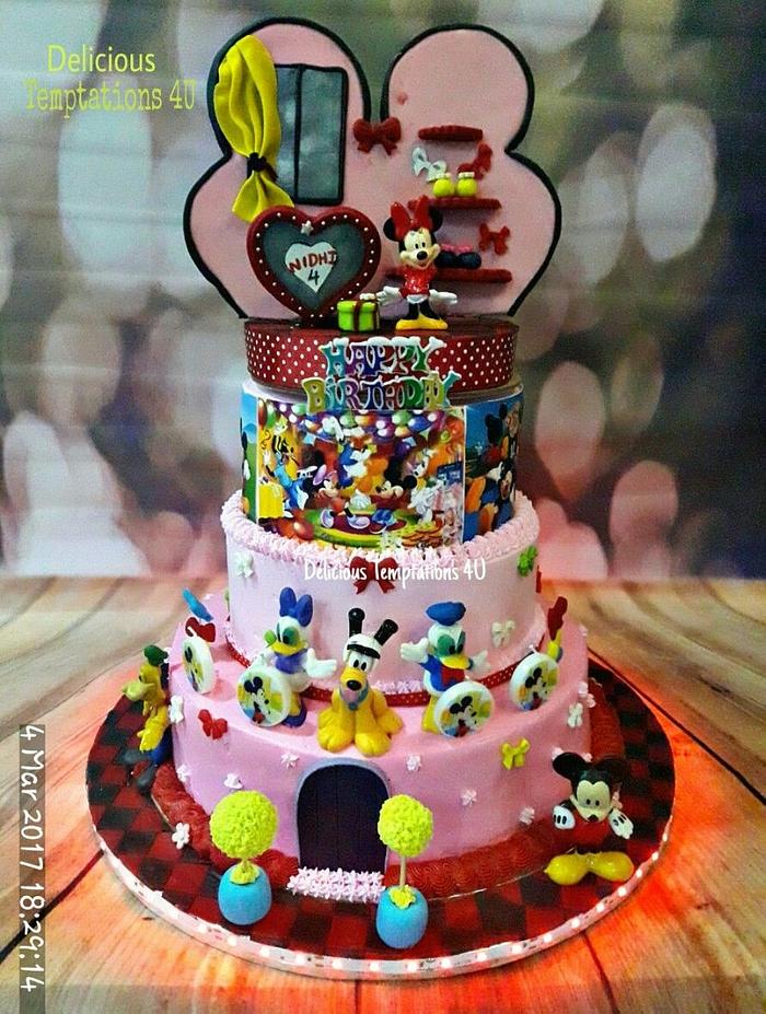 Minnie mouse themed cake 