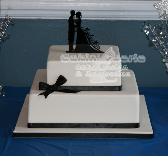 Simply decorated Wedding Cake 