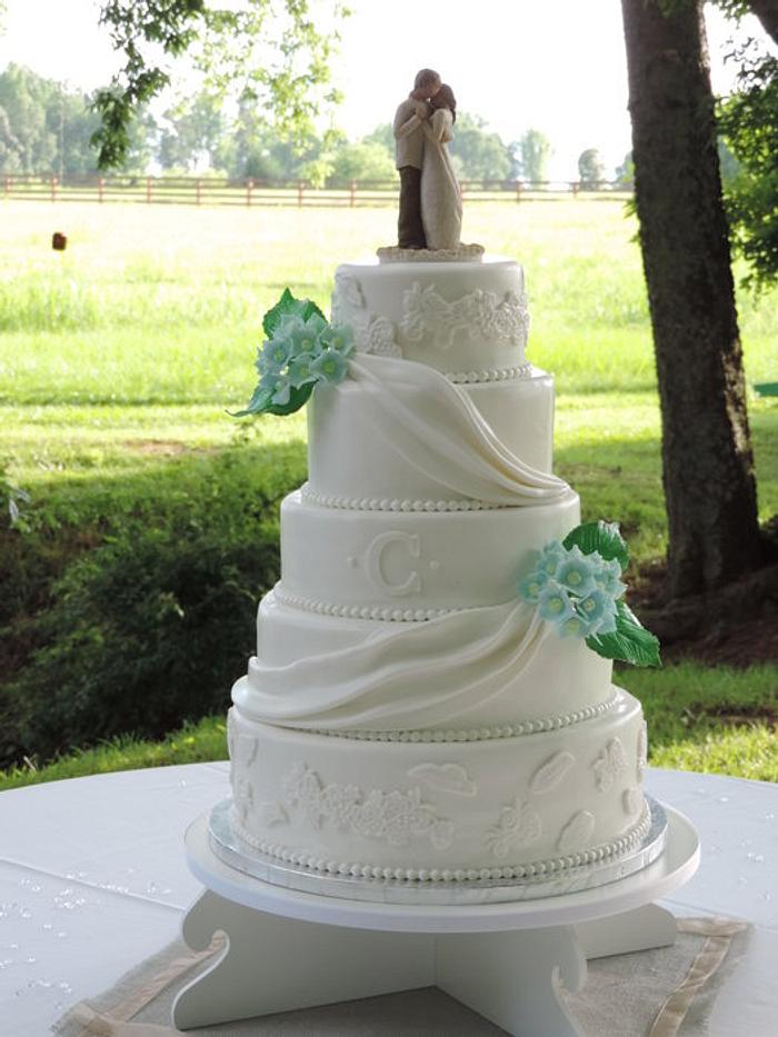 Romantic White Wedding Cake