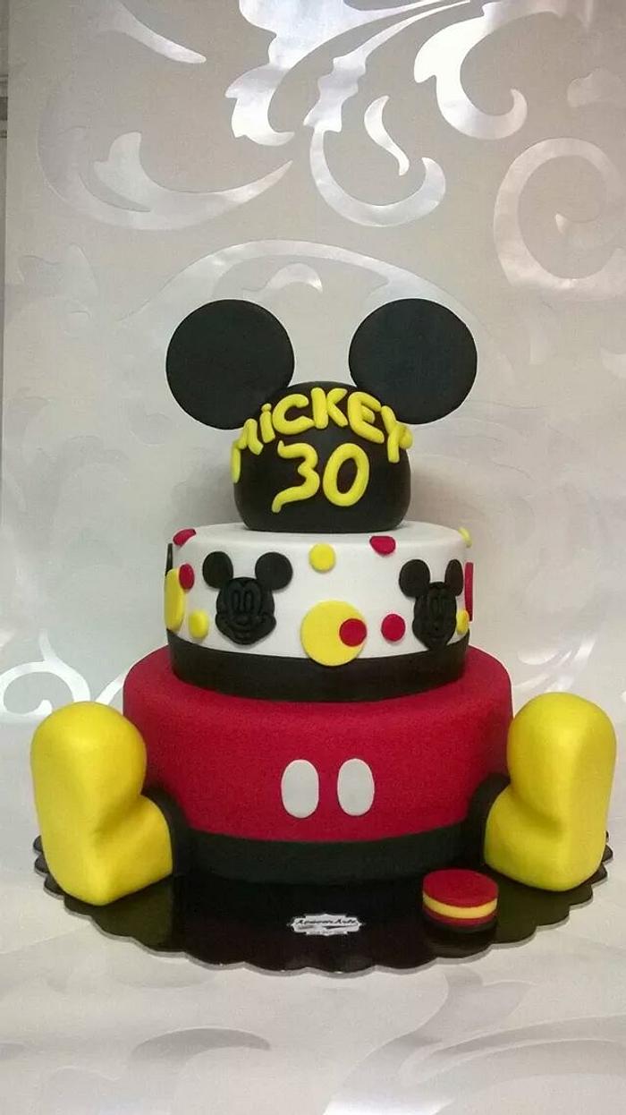 Mickey Mouse Cake For Kids Birthday In KL | YippiiGift