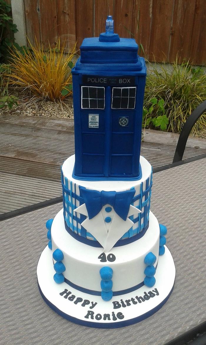 Dr Who themed cake