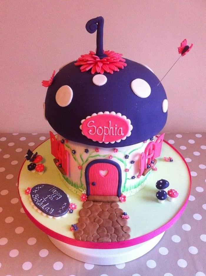 Fairy toadstool cake
