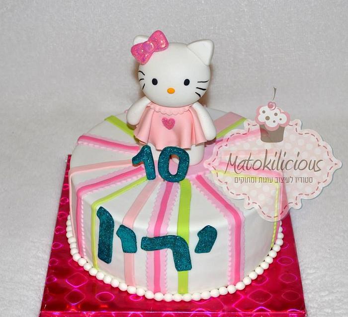 Hello Kitty Cake