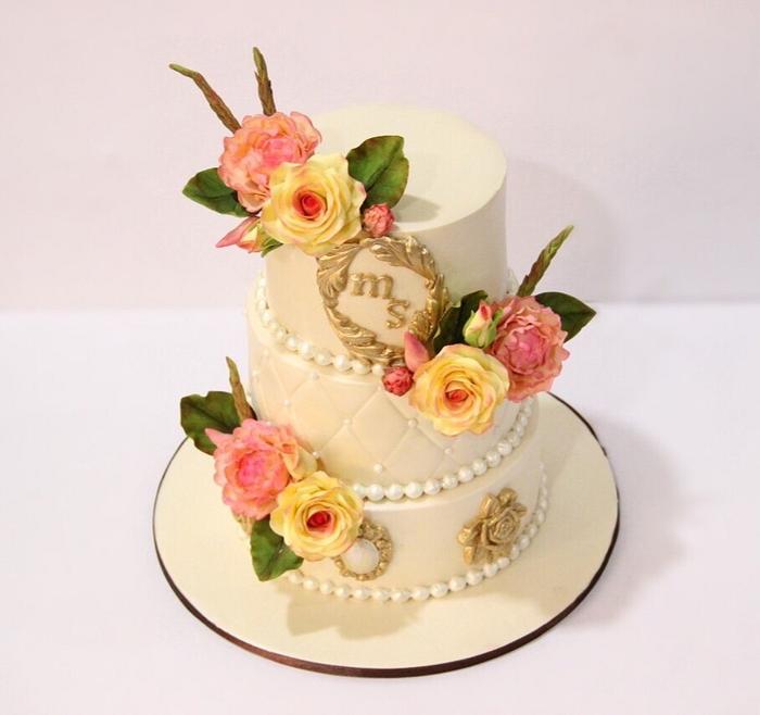 Ivory and gold wedding cake! 