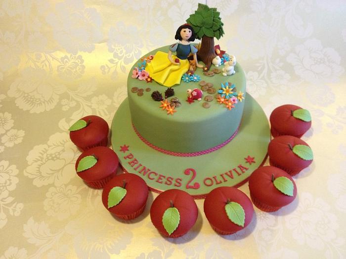 Snow White Theme cake /cupcake