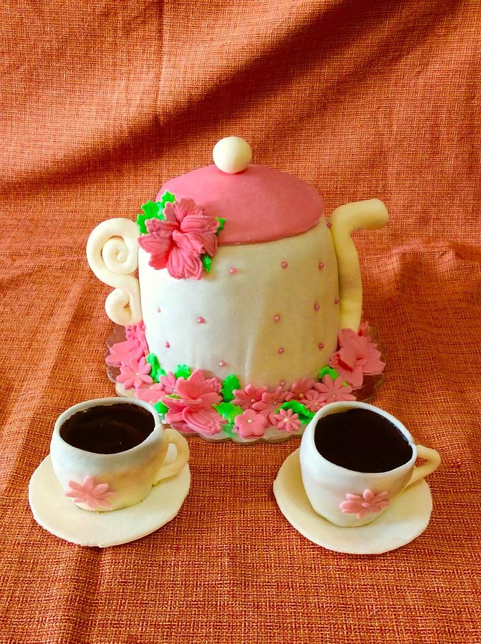 Teapot and tea cups cake 