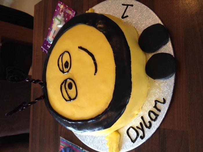 Busby (The Hive) Cake 