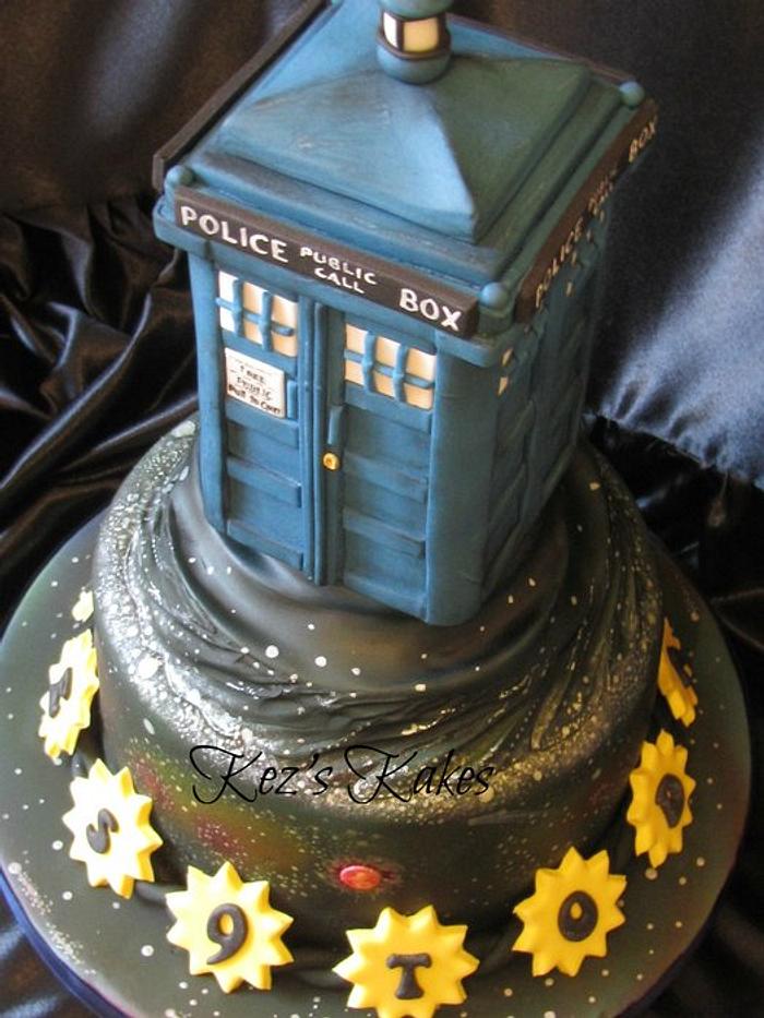 Dr Who's 'The Tardis' Cake