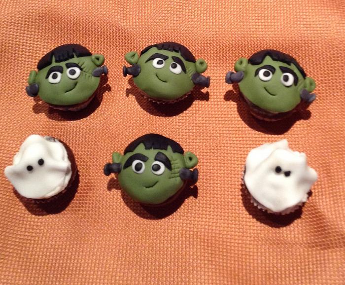 Tiny Halloween Cupcakes 