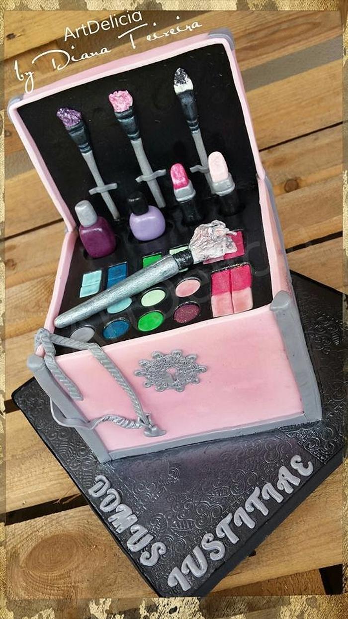 Cosmetic - Make up Case Cake