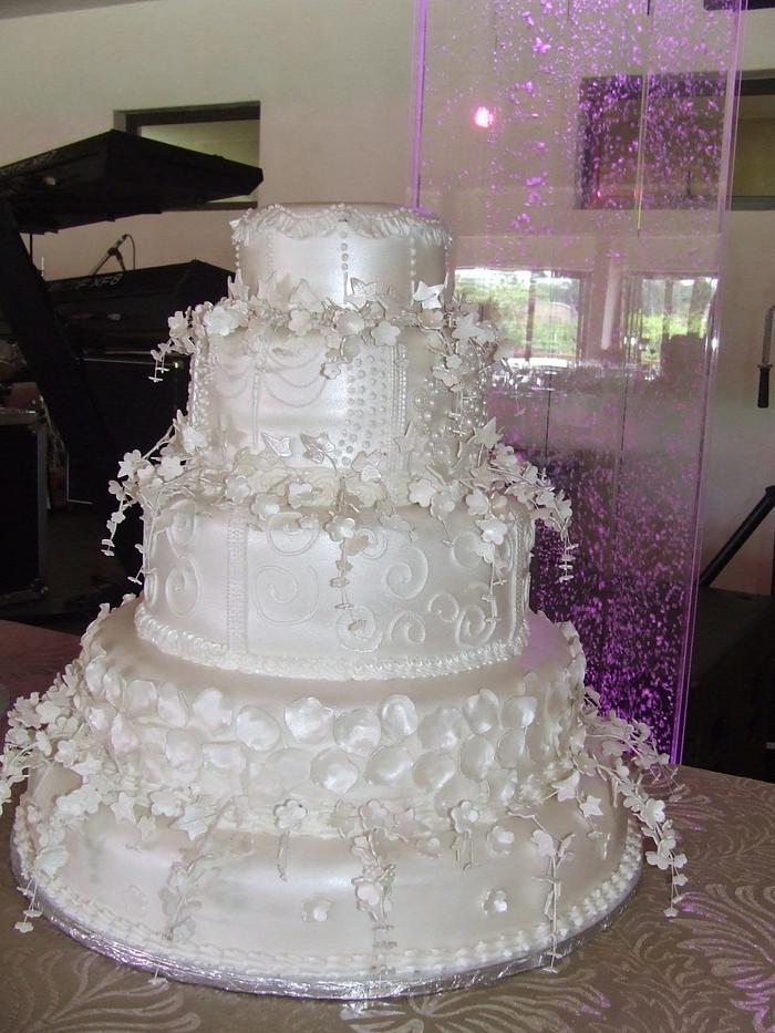 7 Tier Wedding Cake - Decorated Cake by Charmaine Massyn - CakesDecor