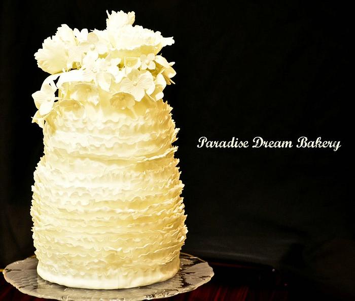 frill wedding cake