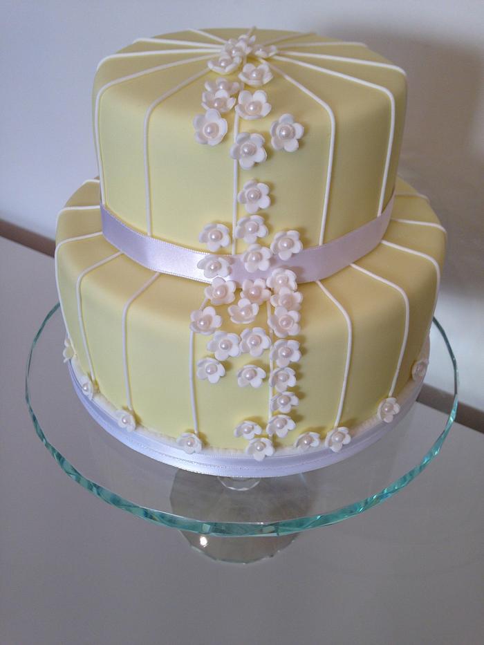 Stripy Lemon blossom cake x