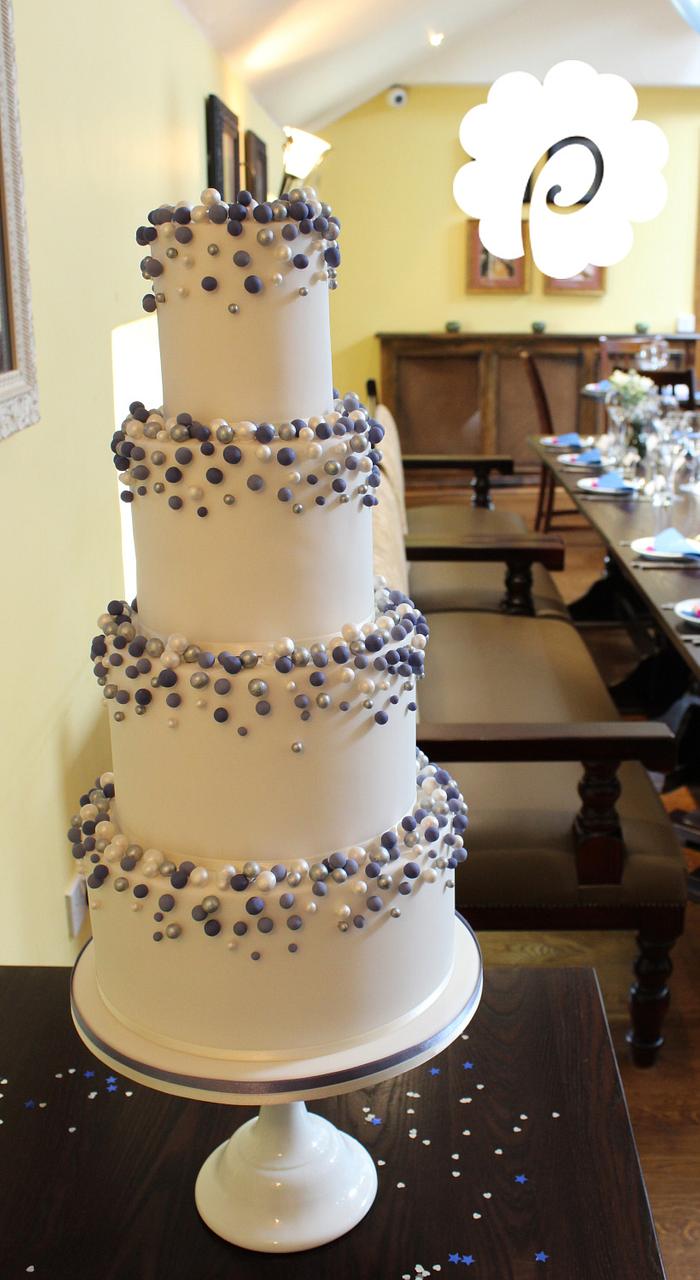 Sugar bubbles wedding cake