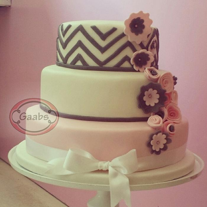 Pink chevron weddingcake