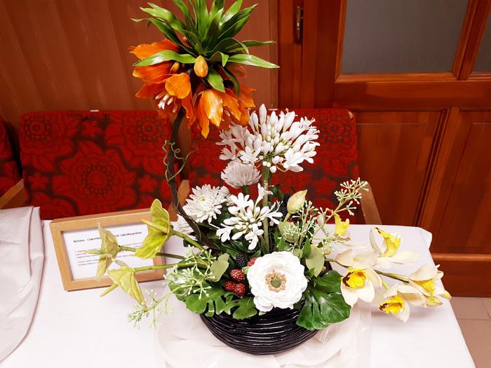 Flower arrangement