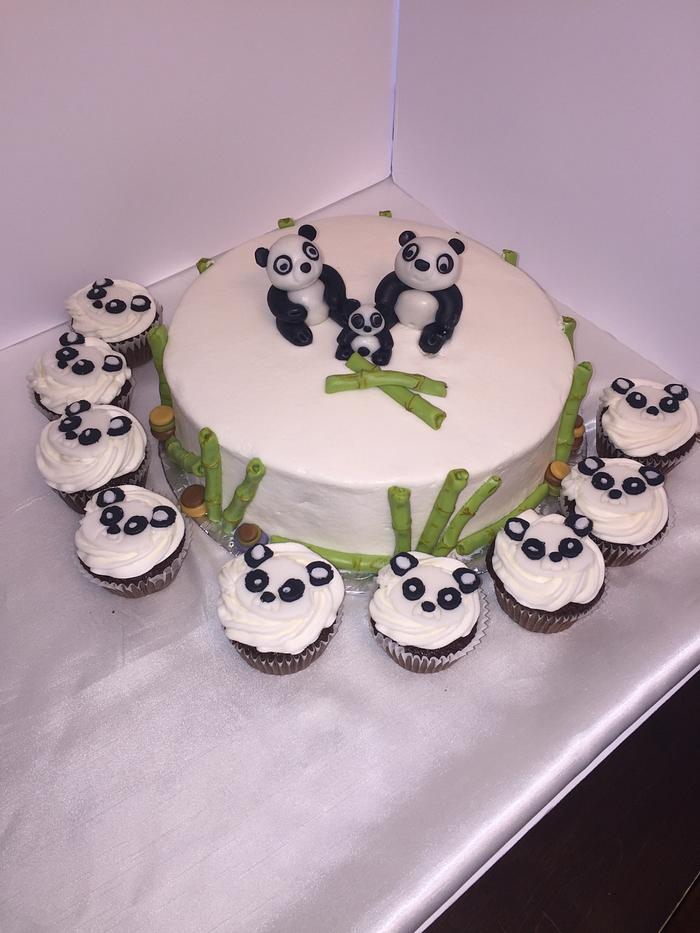 Panda cake and cupcakes 