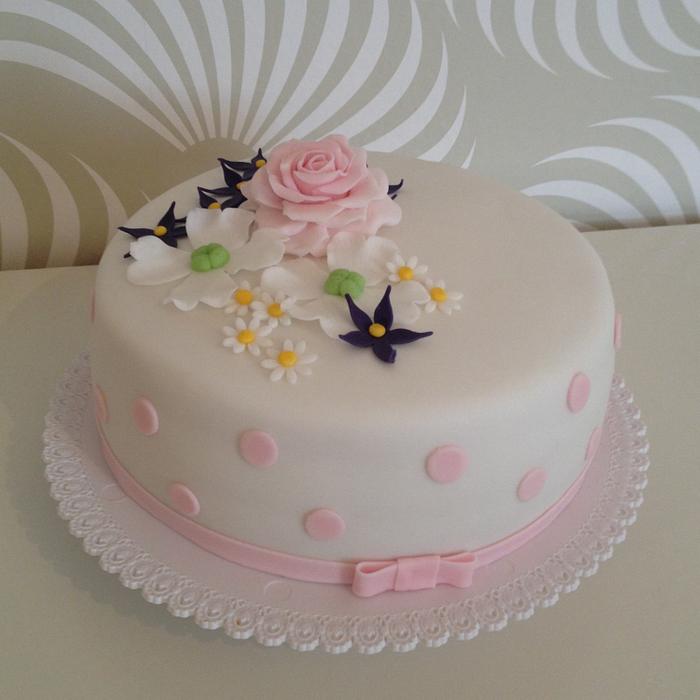 Dots & flowers cake