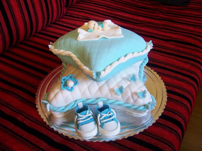 Premium Photo | Cake for the newborn boy.