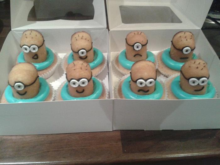 minion cupcakes :)