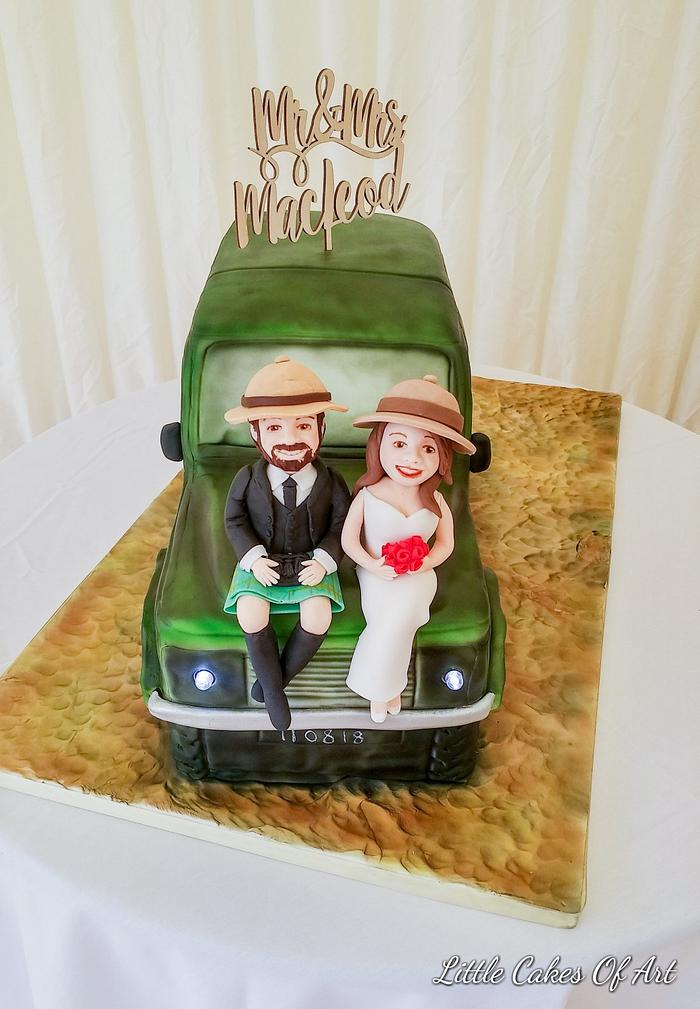Safari jeep wedding cake