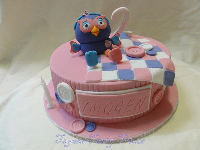Pink Hootabell cake
