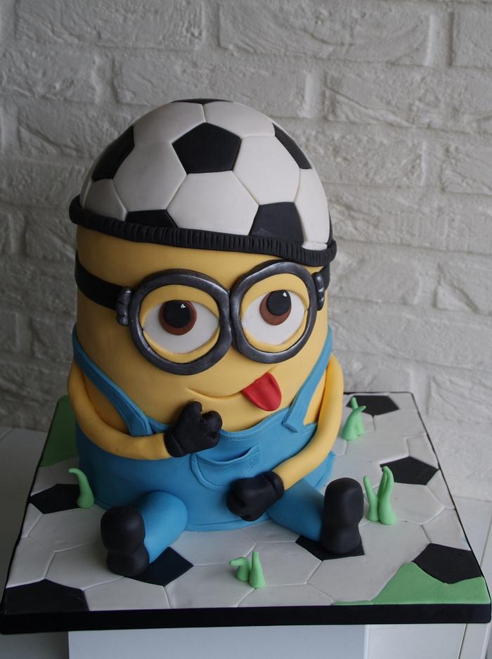Minion soccer freak cake