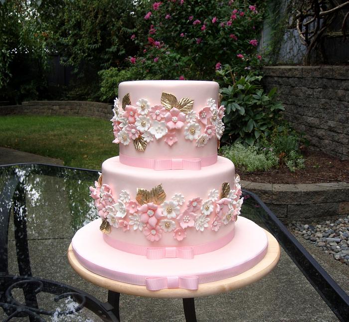 White and pink wedding cake 