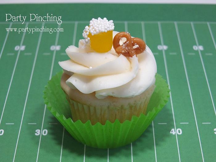 Super Bowl cupcake